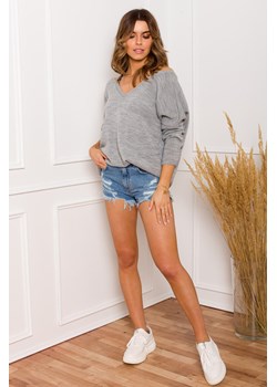 Sweter z szelkami - szary ze sklepu Cudmoda w kategorii Swetry damskie - zdjęcie 179656855