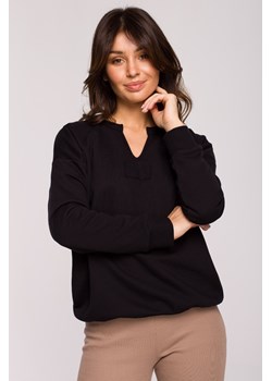 Bluza z wycięciem w dekolcie - czarna ze sklepu Cudmoda w kategorii Bluzy damskie - zdjęcie 179657598