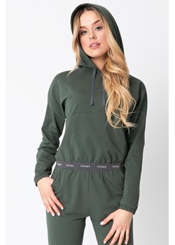 Krótka bluza z logowaną gumą - oliwkowa ze sklepu Cudmoda w kategorii Bluzy damskie - zdjęcie 179657838
