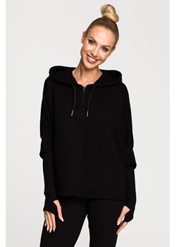 Bluza damska z kapturem i mankietami - czarna ze sklepu Cudmoda w kategorii Bluzy damskie - zdjęcie 179658149