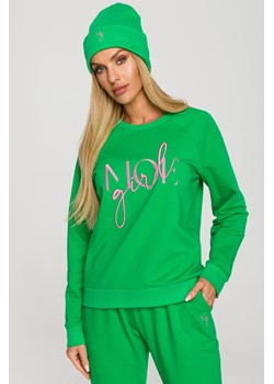 Czapka beanie z haftem - soczysto-zielona ze sklepu Cudmoda w kategorii Czapki zimowe damskie - zdjęcie 179658226