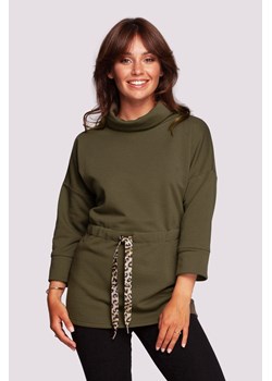 Bluza z golfem o przedłużonym kroju - oliwkowa ze sklepu Cudmoda w kategorii Bluzy damskie - zdjęcie 179658269