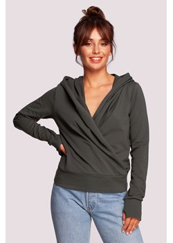 Bluza na zakładkę z kapturem - militarno-zielona ze sklepu Cudmoda w kategorii Bluzy damskie - zdjęcie 179658308