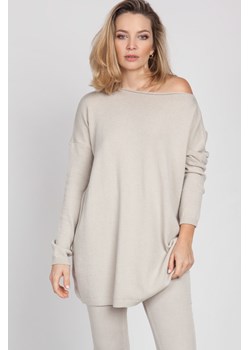Szeroka bluza dzianinowa - beżowa ze sklepu Cudmoda w kategorii Bluzy damskie - zdjęcie 179658517