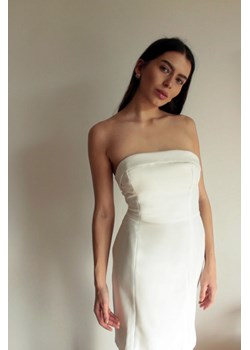Dopasowana sukienka gorsetowa mini - ecru ze sklepu Cudmoda w kategorii Sukienki - zdjęcie 179658956