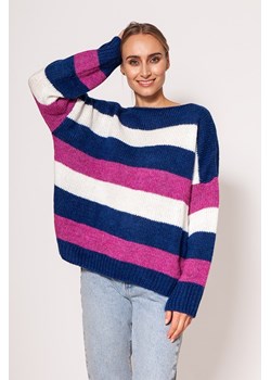 Sweter oversize w paski - kobaltowo-różowy ze sklepu Cudmoda w kategorii Swetry damskie - zdjęcie 179659359