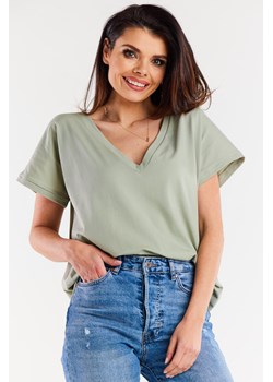 Obszerny t-shirt z dekoltem V - miętowy ze sklepu Cudmoda w kategorii Bluzki damskie - zdjęcie 179659417
