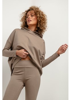 Luźna bluza damska o obszernym kroju - cappuccino ze sklepu Cudmoda w kategorii Bluzy damskie - zdjęcie 179659657