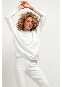 Prosta bluza damska z dzianiny - biała - id: 2024833 - marki Tessita - 179659668 Prosta bluza damska z dzianiny - biała ze sklepu Cudmoda w kategorii Bluzy damskie - zdjęcie 179659668