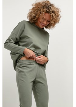 Prosta bluza damska z dzianiny - zielona ze sklepu Cudmoda w kategorii Bluzy damskie - zdjęcie 179659675