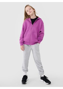 Dziewczęca bluza dresowa z kapturem rozpinana 4F 4FJWSS25TSWSF1853 - fioletowa ze sklepu Sportstylestory.com w kategorii Bluzy dziewczęce - zdjęcie 179684938