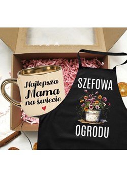 Zestaw prezentowy dla mamy - kubek NAJLEPSZA MAMA NA ŚWIECIE oraz fartuch SZEFOWA OGRODU NA PREZENT ze sklepu Time For Fashion w kategorii Kubki - zdjęcie 179728035