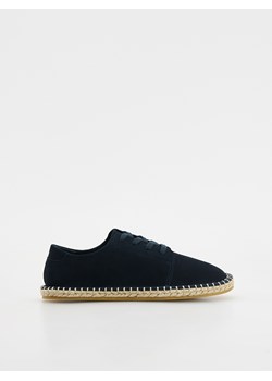 Reserved - Zamszowe espadryle - granatowy ze sklepu Reserved w kategorii Espadryle męskie - zdjęcie 179731115