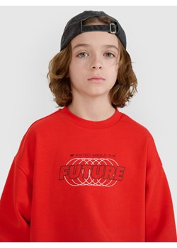 Chłopięca bluza dresowa bez kaptura nierozpinana 4F 4FJRSS25TSWSM2233 - czerwona ze sklepu Sportstylestory.com w kategorii Bluzy chłopięce - zdjęcie 179732918