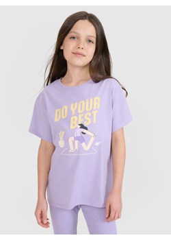 Dziewczęcy t-shirt z nadrukiem 4F 4FJRSS25TTSHF2644 - fioletowy ze sklepu Sportstylestory.com w kategorii Bluzki dziewczęce - zdjęcie 179733288