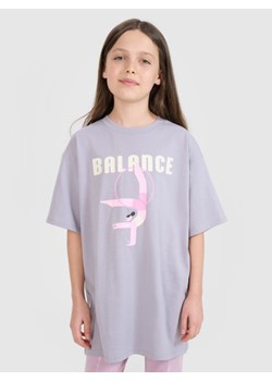 Dziewczęcy t-shirt z nadrukiem 4F 4FJRSS25TTSHF2646 - szary ze sklepu Sportstylestory.com w kategorii Bluzki dziewczęce - zdjęcie 179733347
