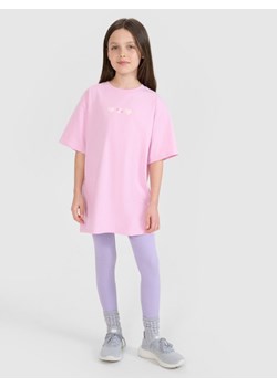 Dziewczęcy t-shirt z nadrukiem 4F 4FJRSS25TTSHF2656 - różowy ze sklepu Sportstylestory.com w kategorii Bluzki dziewczęce - zdjęcie 179733406