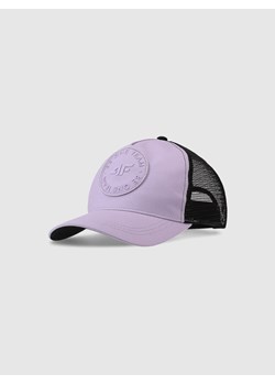 Dziecięca czapka z daszkiem 4F 4FJWSS25ACABU389 - fioletowa ze sklepu Sportstylestory.com w kategorii Czapki dziecięce - zdjęcie 179733545