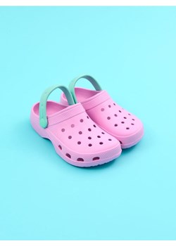 Sinsay - Sandały wykonane z pianki z paskiem - fioletowy ze sklepu Sinsay w kategorii Klapki dziecięce - zdjęcie 179744095