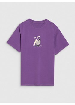 Chłopięcy t-shirt z nadrukiem 4F 4FJRSS25TTSHM2641 - fioletowy ze sklepu Sportstylestory.com w kategorii T-shirty chłopięce - zdjęcie 179755187