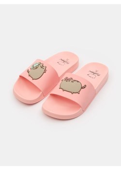 Sinsay - Klapki Pusheen the Cat - różowy ze sklepu Sinsay w kategorii Klapki dziecięce - zdjęcie 179765278