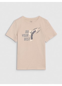 Chłopięcy t-shirt z nadrukiem 4F 4FJRSS25TTSHM2643 - beżowy ze sklepu Sportstylestory.com w kategorii T-shirty chłopięce - zdjęcie 179792097