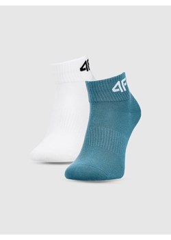 Chłopięce skarpetki za kostkę (2-pack) 4F 4FJWSS25USOCM434 - multikolor ze sklepu Sportstylestory.com w kategorii Skarpetki dziecięce - zdjęcie 179824499