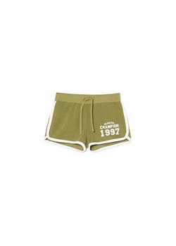 Cropp - Sportowe oliwkowe szorty z nadrukami - zielony ze sklepu Cropp w kategorii Szorty - zdjęcie 179828208