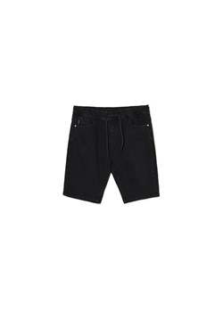 Cropp - Czarne szorty typu jogger - czarny ze sklepu Cropp w kategorii Spodenki męskie - zdjęcie 179828339