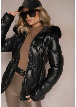 Czarna Pikowana Kurtka z Futerkiem Przy Kapturze Paelina ze sklepu renee.pl w kategorii Kurtki damskie - zdjęcie 179871535