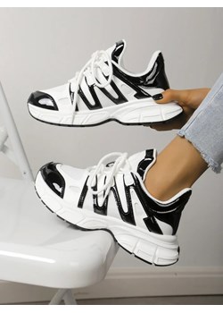 Royalfashion Sportowe sneakersy damskie na grubszej podeszwie Onve ze sklepu royalfashion.pl w kategorii Buty sportowe damskie - zdjęcie 180181877