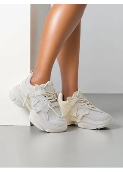 Royalfashion Sportowe sneakersy damskie na platformie Rensis ze sklepu royalfashion.pl w kategorii Buty sportowe damskie - zdjęcie 180189315