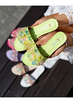 Royalfashion Neonowe zielone damskie klapki z kolorowymi kryształkami Bling Breeze ze sklepu royalfashion.pl w kategorii Klapki damskie - zdjęcie 180197329
