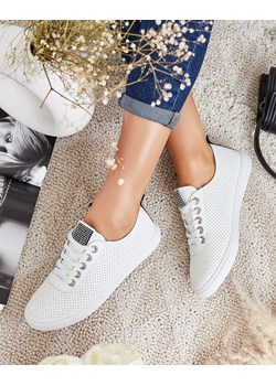 Royalfashion Damskie ażurowe buty sportowe Astros ze sklepu royalfashion.pl w kategorii Trampki damskie - zdjęcie 180197945