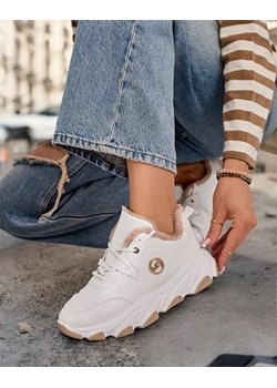 Royalfashion Sneakersy damskie z ociepleniem Aronni ze sklepu royalfashion.pl w kategorii Buty sportowe damskie - zdjęcie 180200285