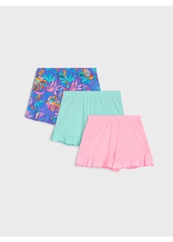 Sinsay - Szorty wykończone ozdobnymi falbanami 3 pack - wielobarwny - id: 886DR-MLC - marki Sinsay - 180206869 Sinsay - Szorty wykończone ozdobnymi falbanami 3 pack - wielobarwny ze sklepu Sinsay w kategorii Spodenki dziewczęce - zdjęcie 180206869