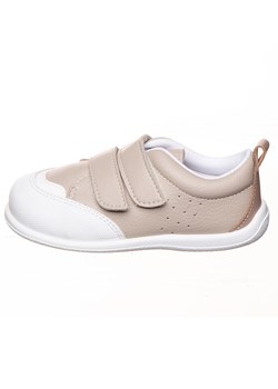 kmins Skórzane buty w kolorze beżowym do chodzenia na boso ze sklepu Limango Polska w kategorii Buty sportowe dziecięce - zdjęcie 180268849