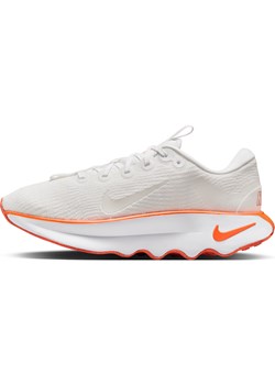 Damskie buty do chodzenia Nike Motiva - Biel ze sklepu Nike poland w kategorii Buty sportowe damskie - zdjęcie 180274589