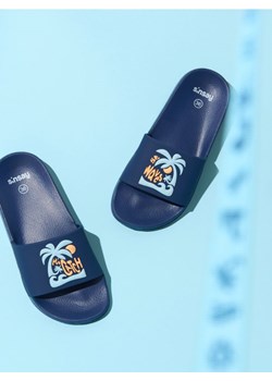 Sinsay - Klapki z kolorowym wzorem - mid blue ze sklepu Sinsay w kategorii Klapki dziecięce - zdjęcie 180283315