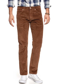 WRANGLER SPODNIE MĘSKIE GREENSBORO RUSSET BROWN W15QA2XMA 112126850 ze sklepu YouNeedit.pl w kategorii Spodnie męskie - zdjęcie 180292868