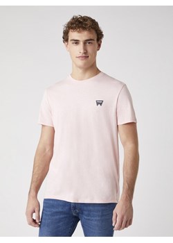 MĘSKI T-SHIRT WRANGLER SS SIGN OFF TEE SILVER PINK W7C07D3TU 112131607 ze sklepu YouNeedit.pl w kategorii T-shirty męskie - zdjęcie 180301548