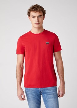 WRANGLER SS SIGN OFF TEE MĘSKI T-SHIRT KOSZULKA NADRUK LOGO SCARLET RED W7C07D3UU 112131608 ze sklepu YouNeedit.pl w kategorii T-shirty męskie - zdjęcie 180301885