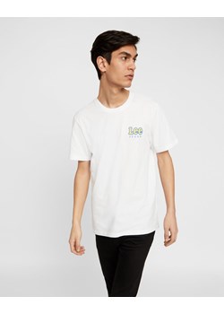 LEE CHEST LOGO TEE MĘSKI T-SHIRT REGULAR FIT BRIGHT WHITE L64RFELJ 112115894 ze sklepu YouNeedit.pl w kategorii T-shirty męskie - zdjęcie 180305389