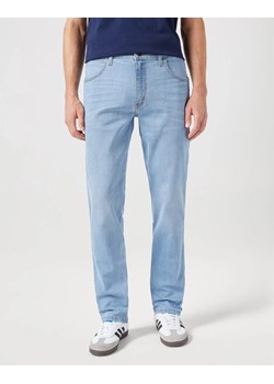 WRANGLER MĘSKIE SPODNIE REGULAR FIT DESERT OASIS 112351219 W154017980 ze sklepu YouNeedit.pl w kategorii Jeansy męskie - zdjęcie 180305565