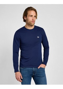 LEE MĘSKA KOSZULKA LS PATCH LOGO TEE TRUE NAVY 112355591 LD01008550 ze sklepu YouNeedit.pl w kategorii T-shirty męskie - zdjęcie 180306827