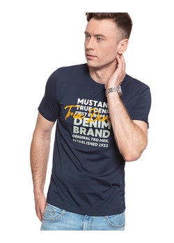 MĘSKI T-SHIRT MUSTANG ALEX C PRINT 1009917 4136 ze sklepu YouNeedit.pl w kategorii T-shirty męskie - zdjęcie 180320969