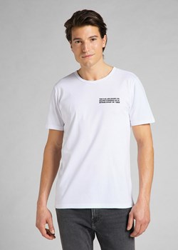 LEE SS TONAL LOGO MĘSKI T-SHIRT KOSZULKA TEE WHITE L60LFE12 112140315 - id: 38167 - marki Lee - 180324176 LEE SS TONAL LOGO MĘSKI T-SHIRT KOSZULKA TEE WHITE L60LFE12 112140315 ze sklepu YouNeedit.pl w kategorii T-shirty męskie - zdjęcie 180324176