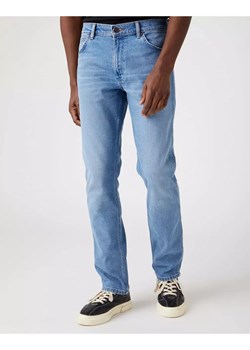 WRANGLER GREENSBORO MĘSKIE SPODNIE JEANSOWE WRECKING BALL W15QU822U 112320157 ze sklepu YouNeedit.pl w kategorii Jeansy męskie - zdjęcie 180324197