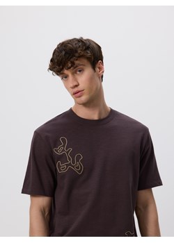 Reserved - T-shirt relaxed z nadrukiem - brązowy ze sklepu Reserved w kategorii T-shirty męskie - zdjęcie 180340256