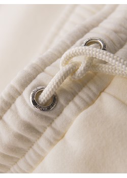 Szorty dresowe unisex ze ściągaczem w pasie – kremowe V2 OU-SRBC-0101 ze sklepu ombre w kategorii Spodenki męskie - zdjęcie 180348155